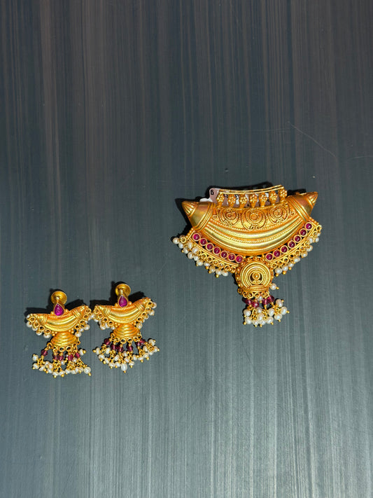 Long Thick Pendent Set