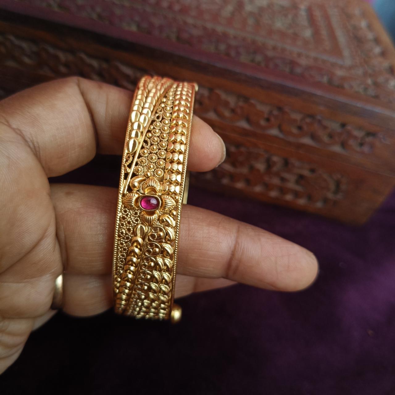 Dotteds bangle