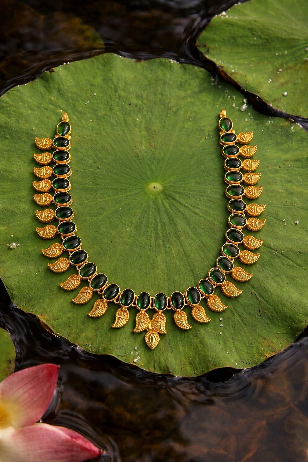 Green mango necklace