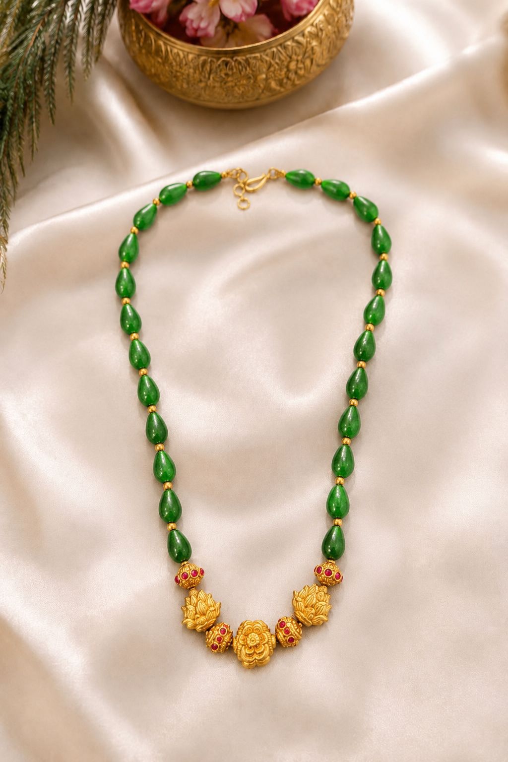 Green beeds necklace