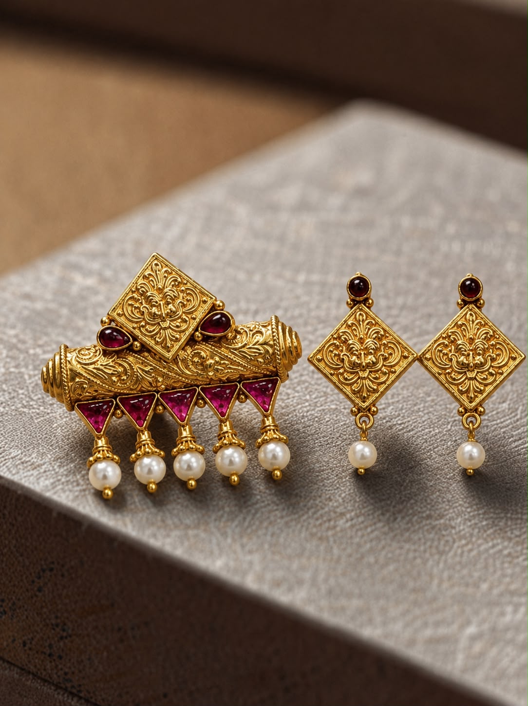 Pendant set