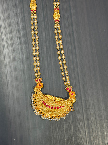 Long Pearl Layer Necklace With Pendent