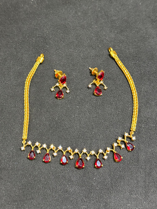 Red Beeds Short Necklace