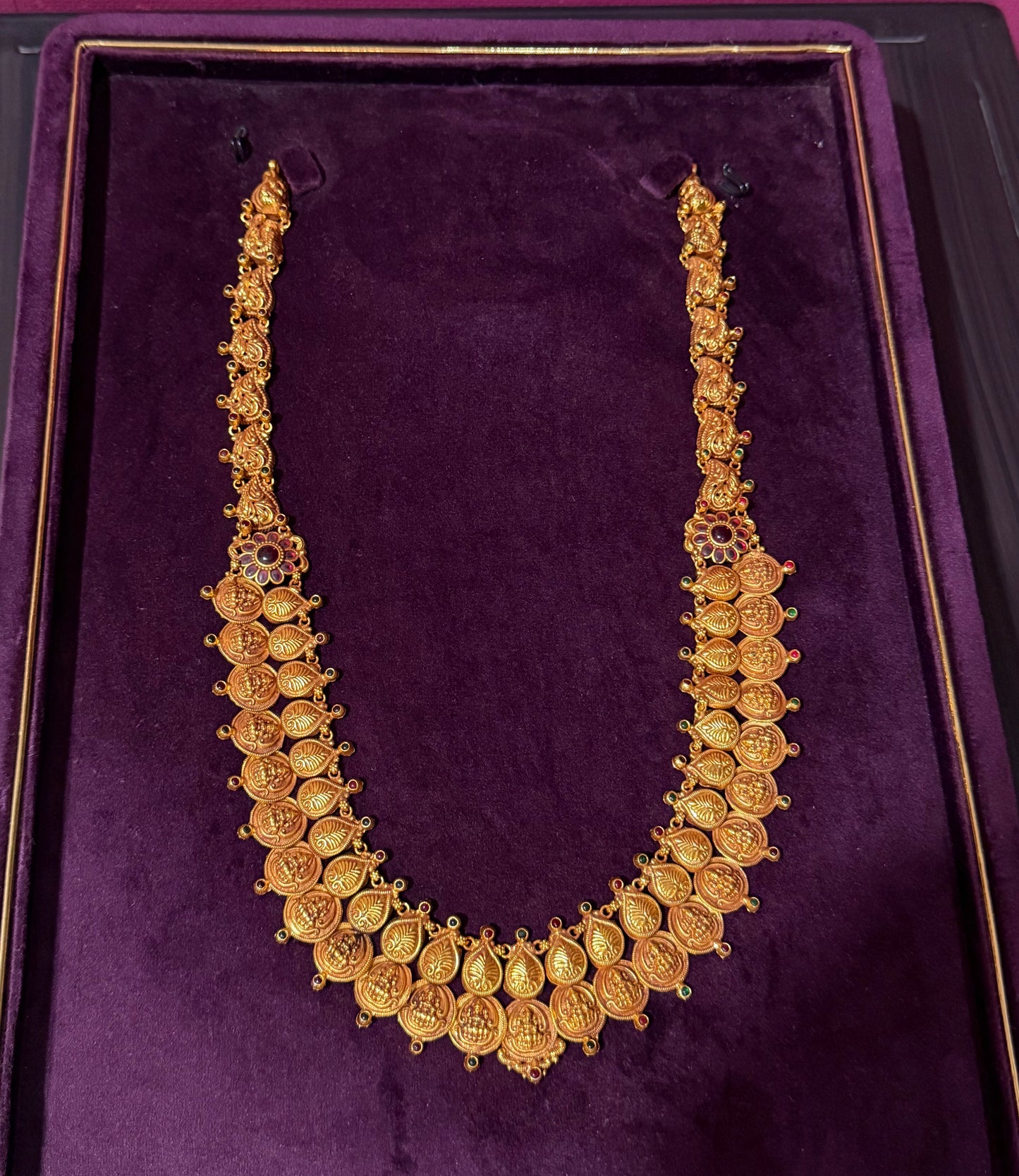 Leaf Shape  Kasin Necklace