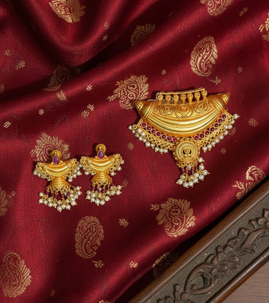 Long Thick Pendent Set