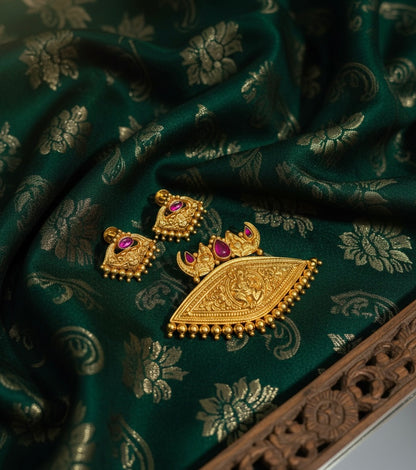 Long Thin Pendent Set