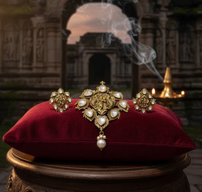 RadhaKrishna Pendent Set