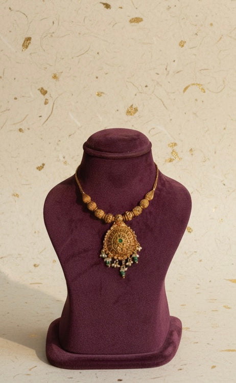 Gundin Whitegreen Beeds Necklace