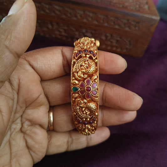 Unique desingn bangle