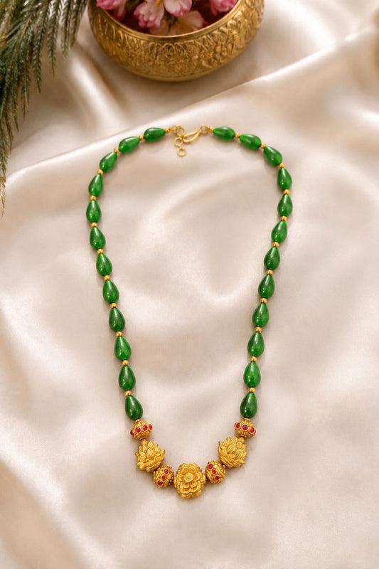 Green beeds necklace