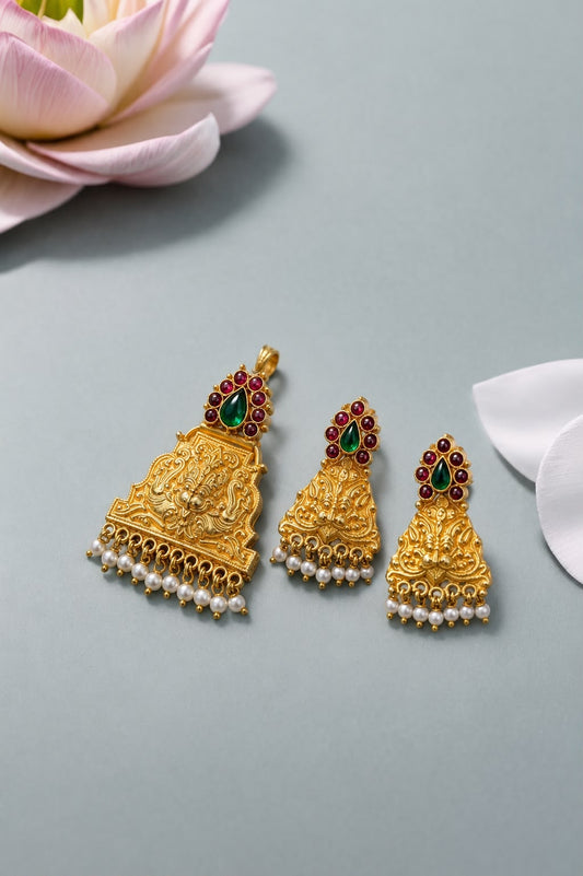 Pendant set