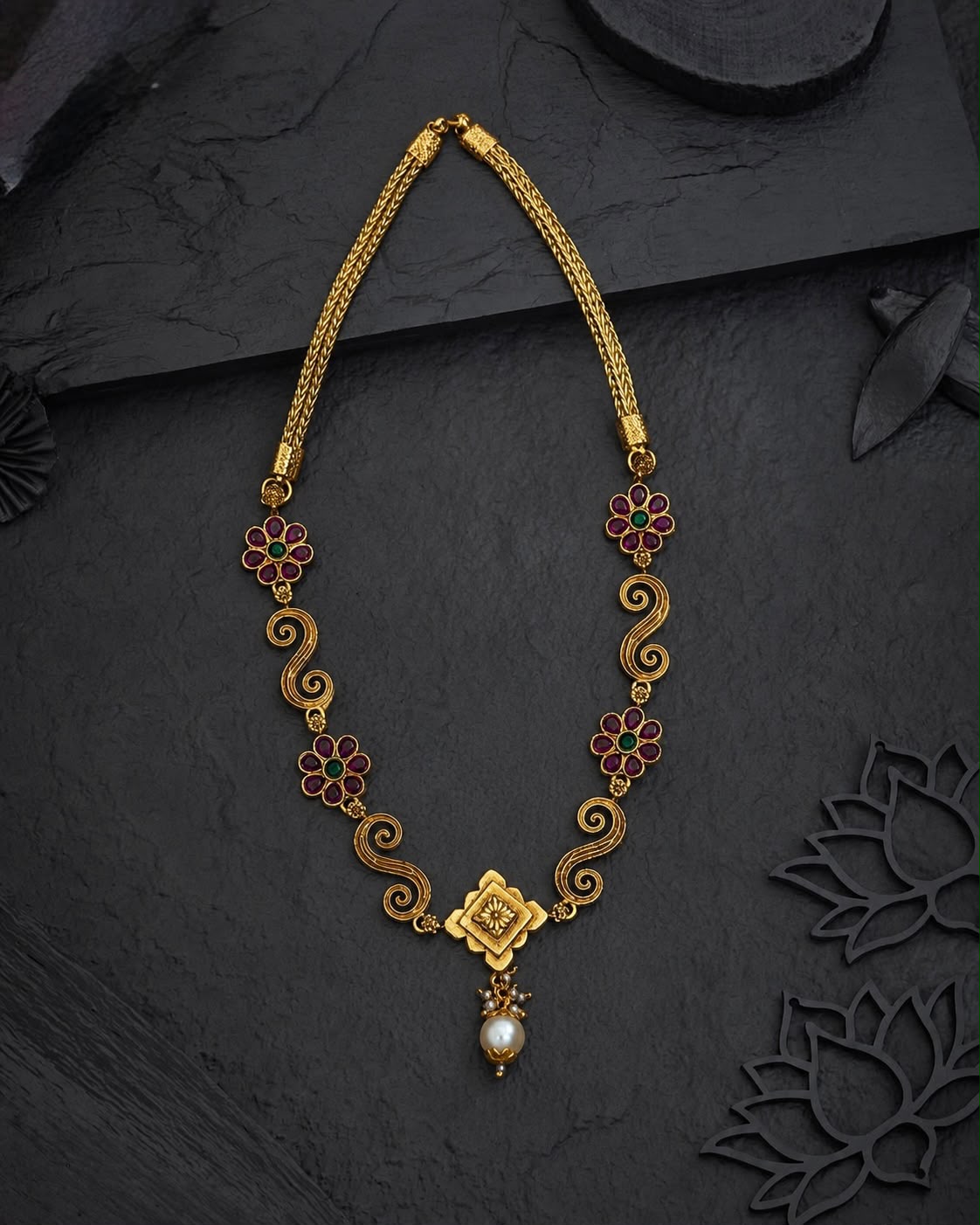 Red flower Fusion pendant necklace