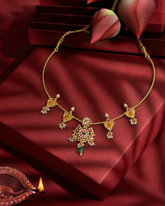 Gold stoned necklace